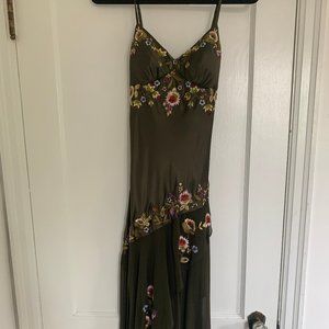 Sue Wont Embroidered Olive Dress
